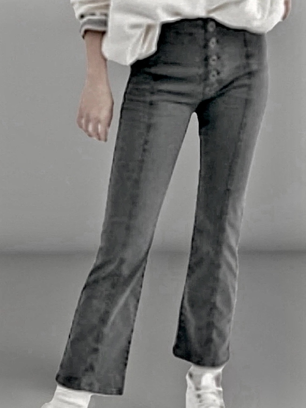 Free People NWOT Sierra Button Closure Cropped Charcoal Kick Flare Pants, Size 4